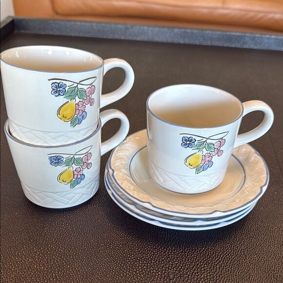 Vina FERA Durasafe Dinnerware Japan Cream Mug Set with Floran Design - Picture 1 of 7